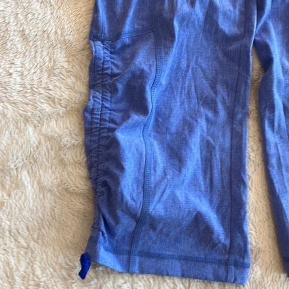 ATHLETA Cobalt Blue Allegro Drawstring Rushed Capri Pants Size 2 ? - Picture 3 of 12